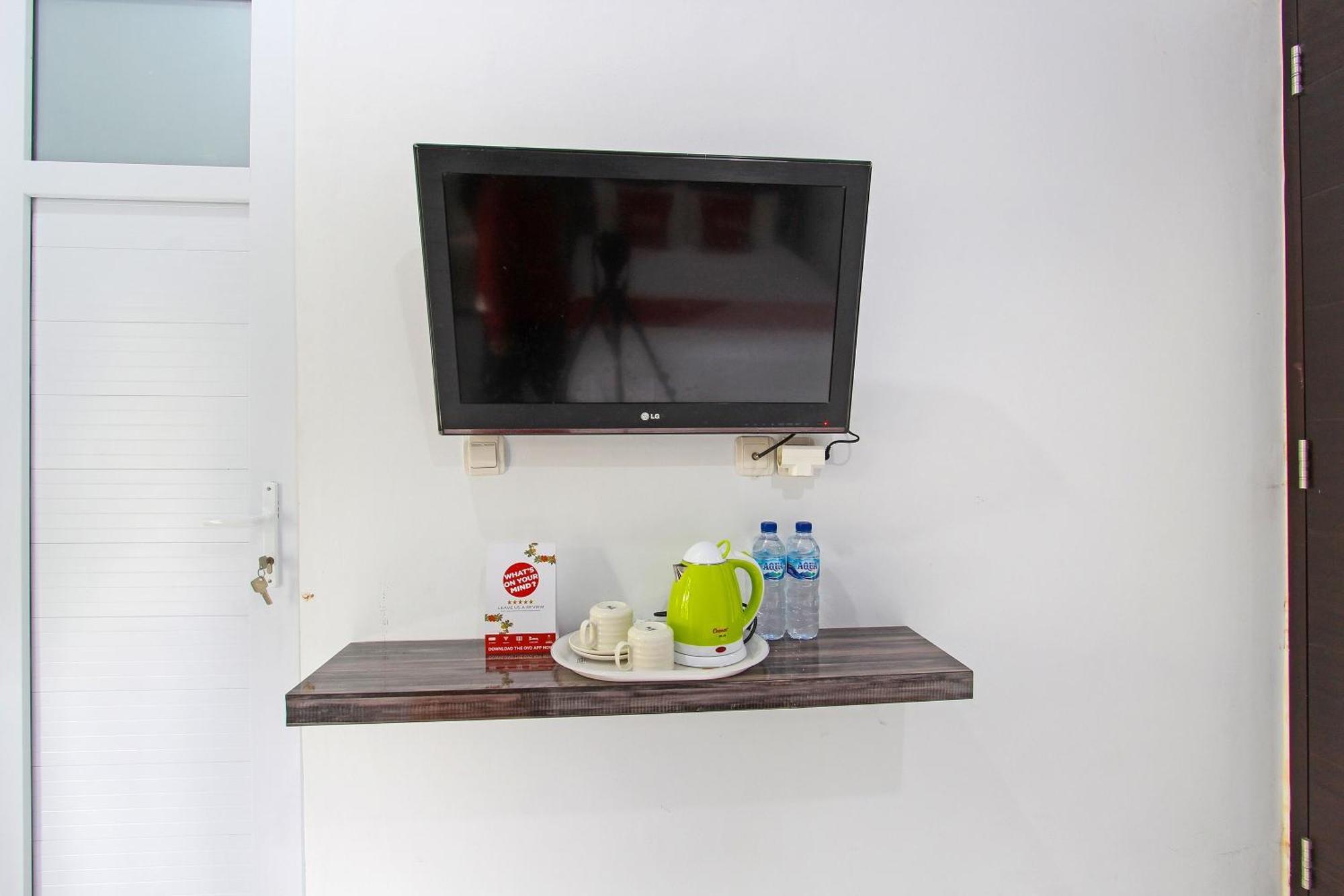 Super Oyo Capital O 91665 D'Prof Exclusive Guesthouse 세마랑 외부 사진