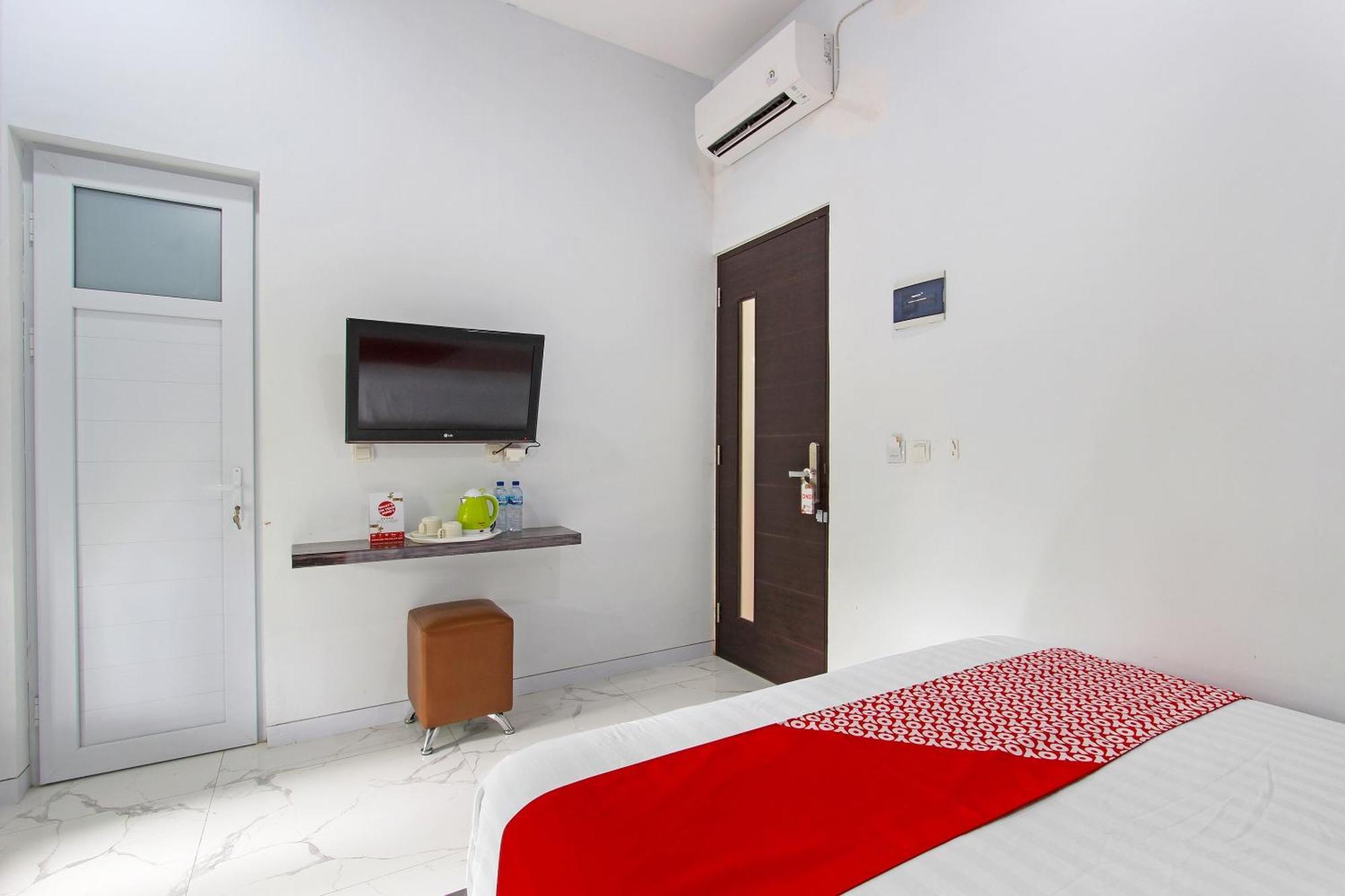Super Oyo Capital O 91665 D'Prof Exclusive Guesthouse 세마랑 외부 사진
