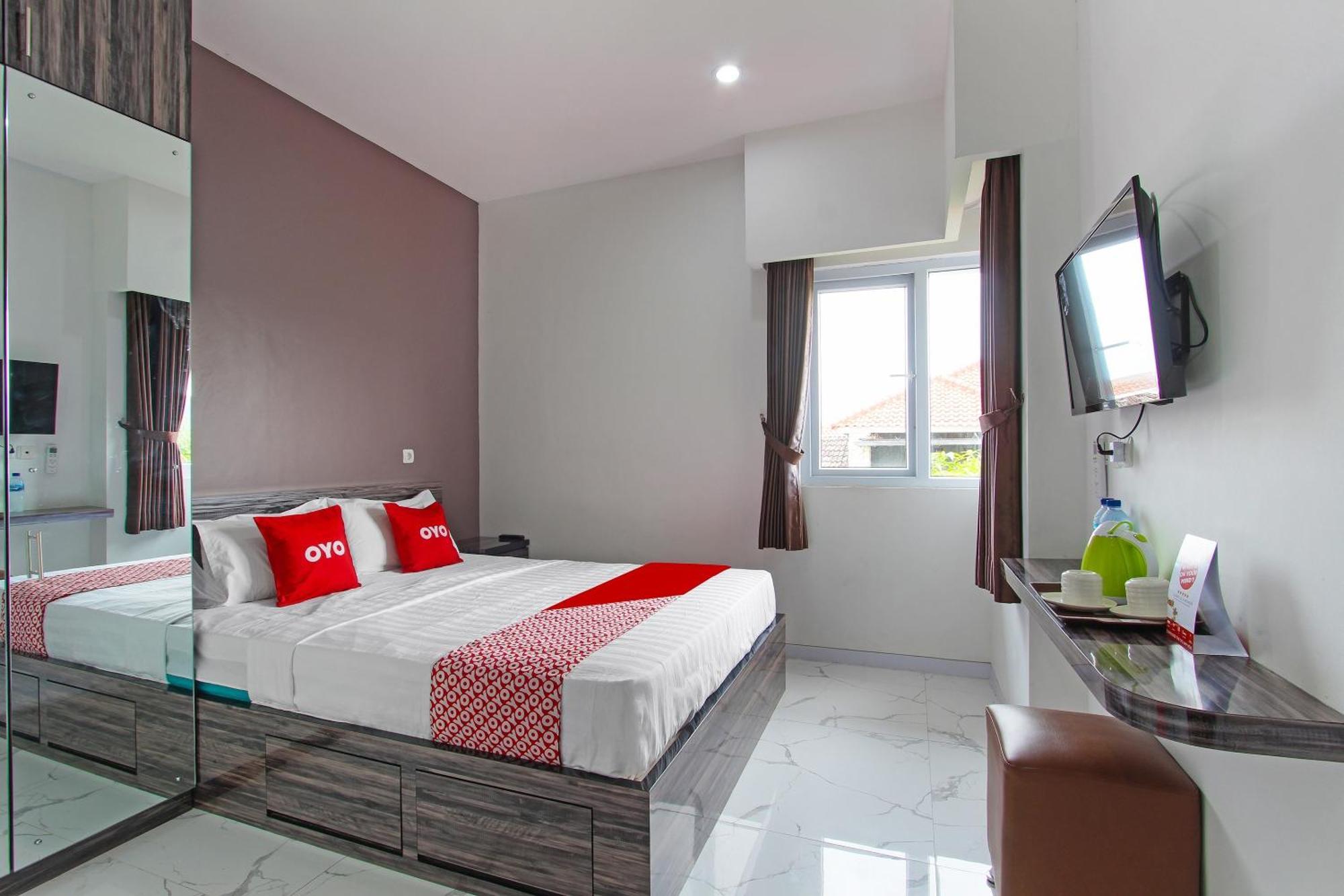 Super Oyo Capital O 91665 D'Prof Exclusive Guesthouse 세마랑 외부 사진